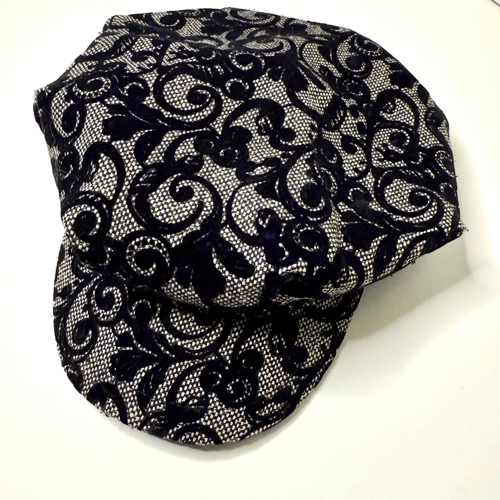 Walt Disney Black & Silver Women's Newsboy Cap - Picture 5 of 9